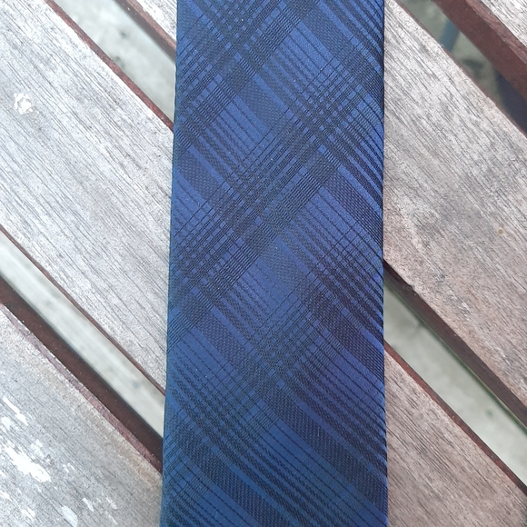 Set of 2 Ties (Kenneth Cole Reaction, Distinction) - Picture 2 of 5